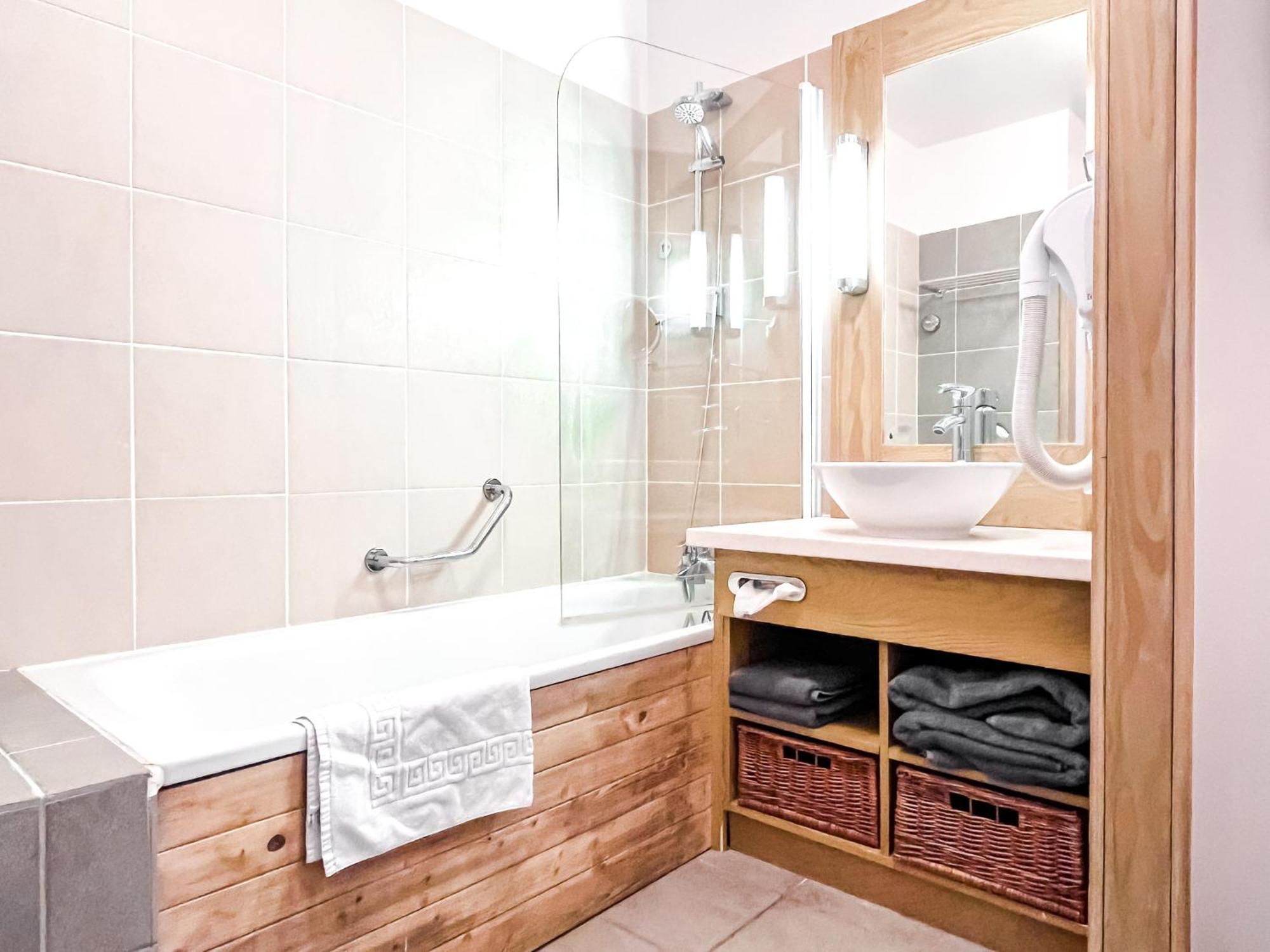Large One-Bedroom Apartment, Wheelchair Adapted, Les Terrasses D'Eos Flaine Exterior foto