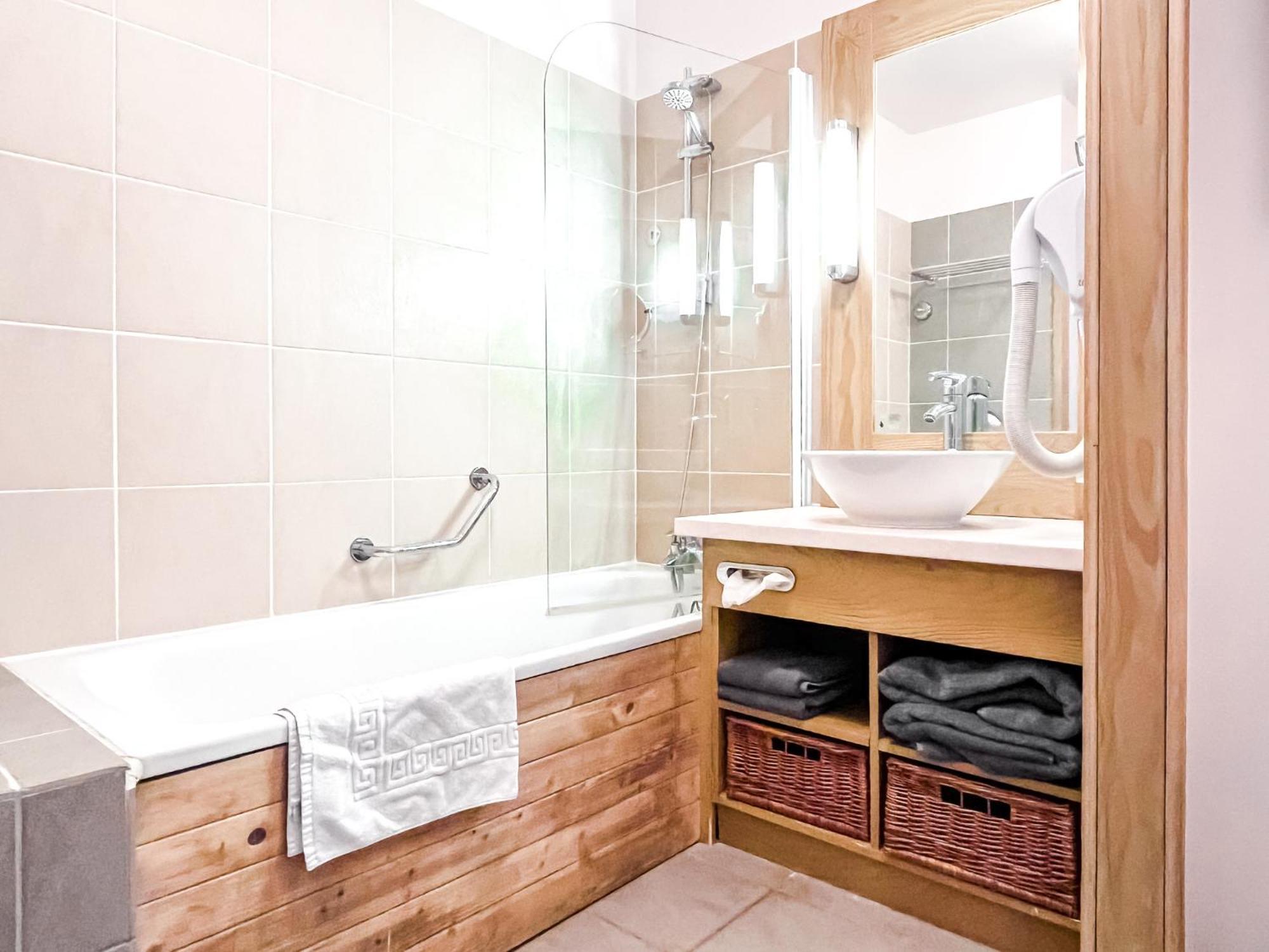 Large One-Bedroom Apartment, Wheelchair Adapted, Les Terrasses D'Eos Flaine Exterior foto